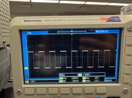 Tektronix Oscilloscope showing 0V to 3V Square Wave